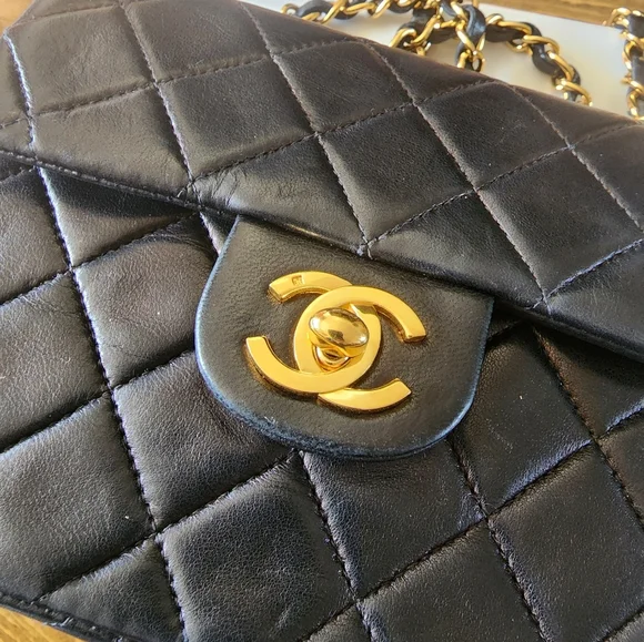SOLD Authentic Chanel mini square bag - Picture 4 of 13